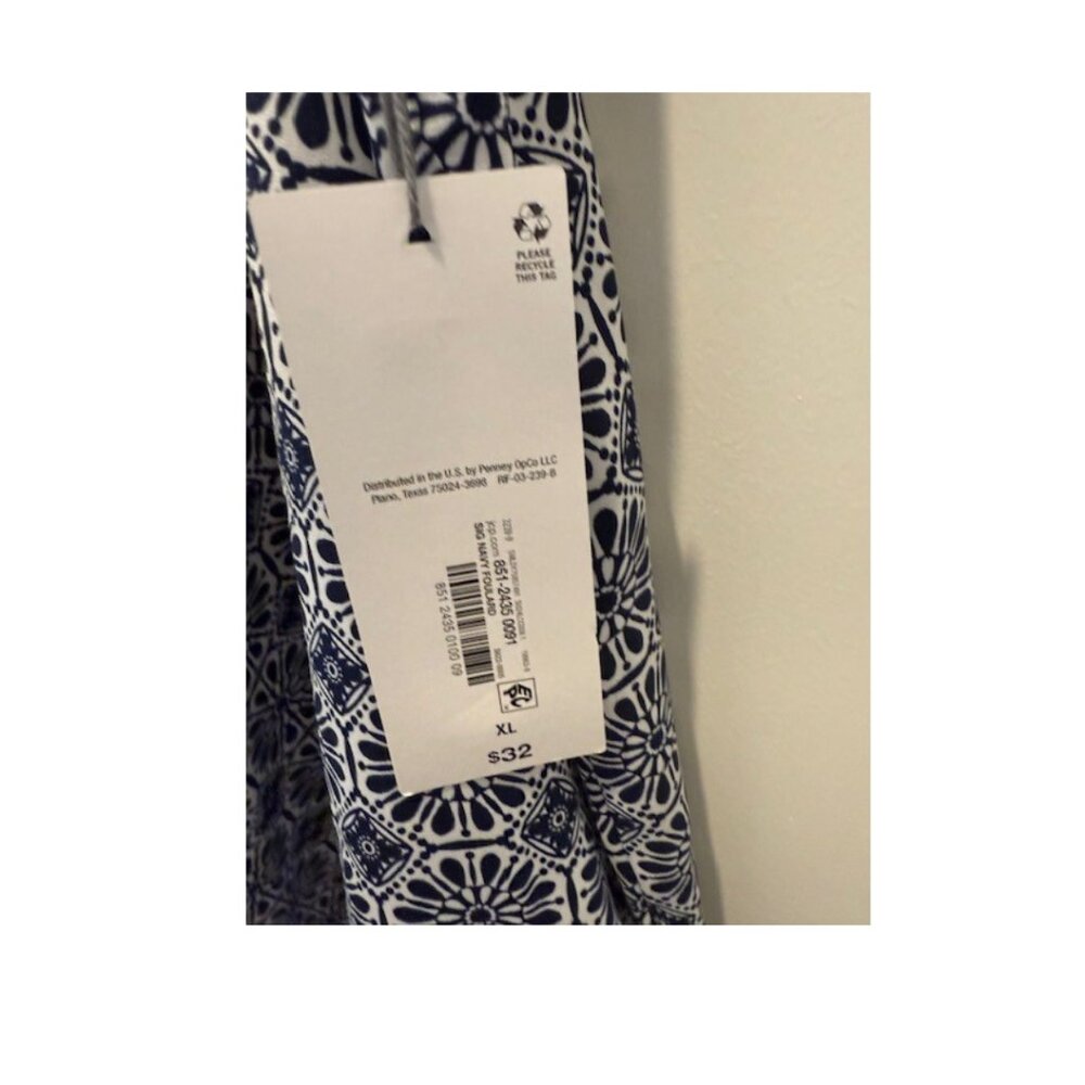 Liz Claiborne Tank Women's Navy and White Size XL Chic and Summer Ready NWT - Picture 4 of 6